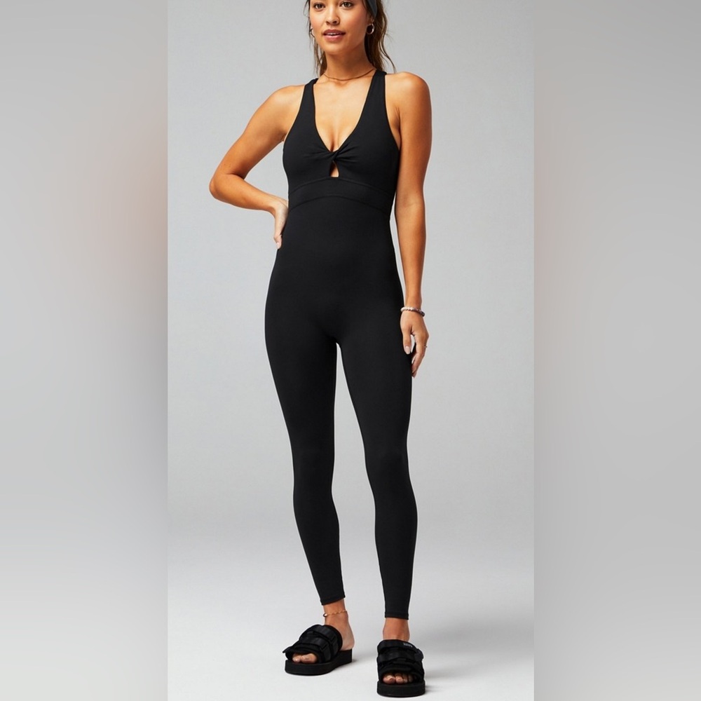 Fabletics Oasis Twistfront 7/8 Jumpsuit